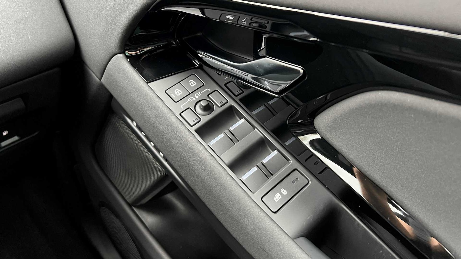 Used Land Rover Range Rover Evoque 2025 for sale - 76459867: Photo 24