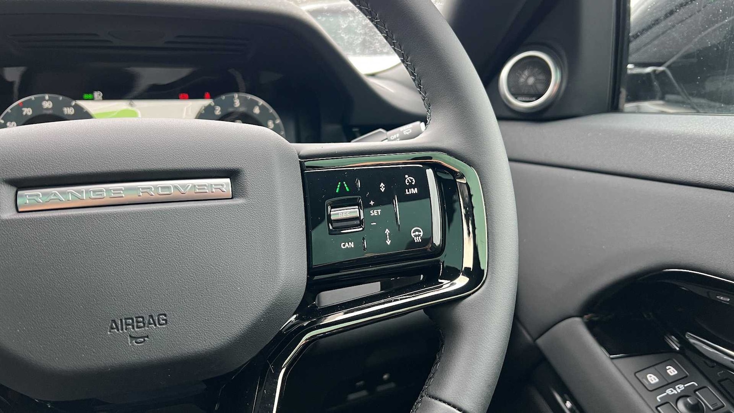 Used Land Rover Range Rover Evoque 2025 for sale - 76459867: Photo 29