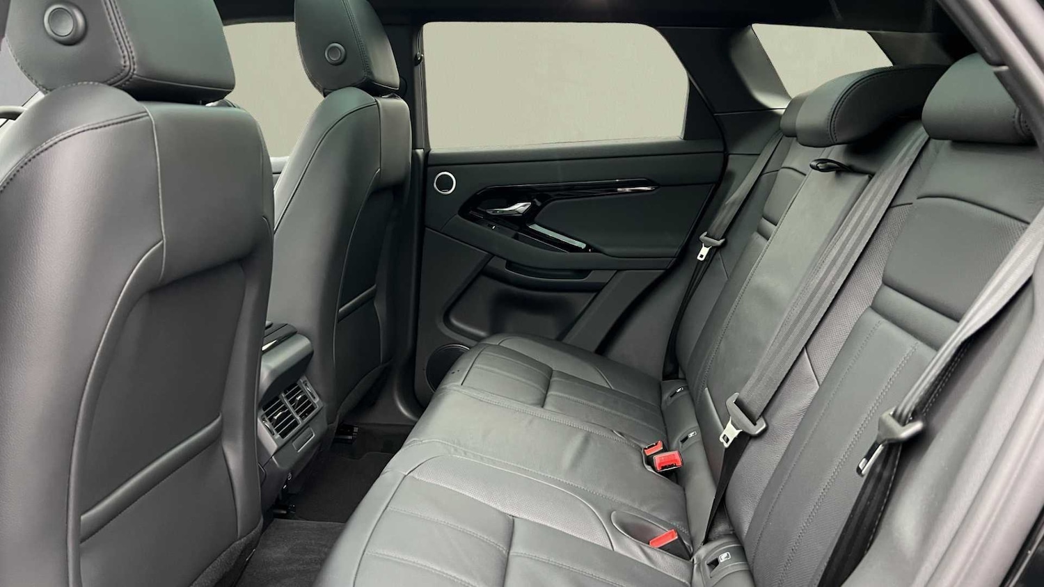 Used Land Rover Range Rover Evoque 2025 for sale - 76459867: Photo 4