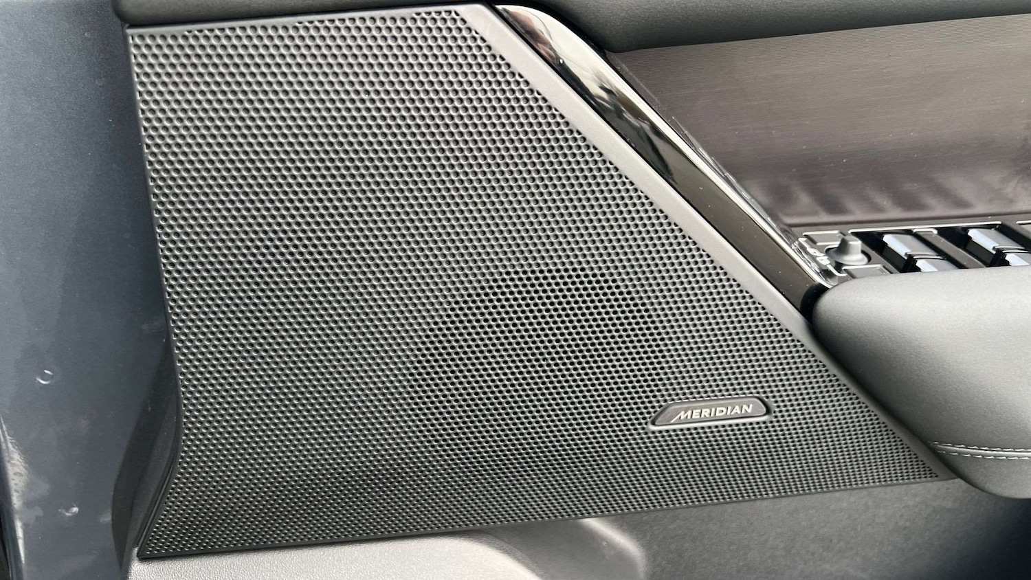 Used Land Rover Range Rover Velar 2025 for sale - 76967834: Photo 24