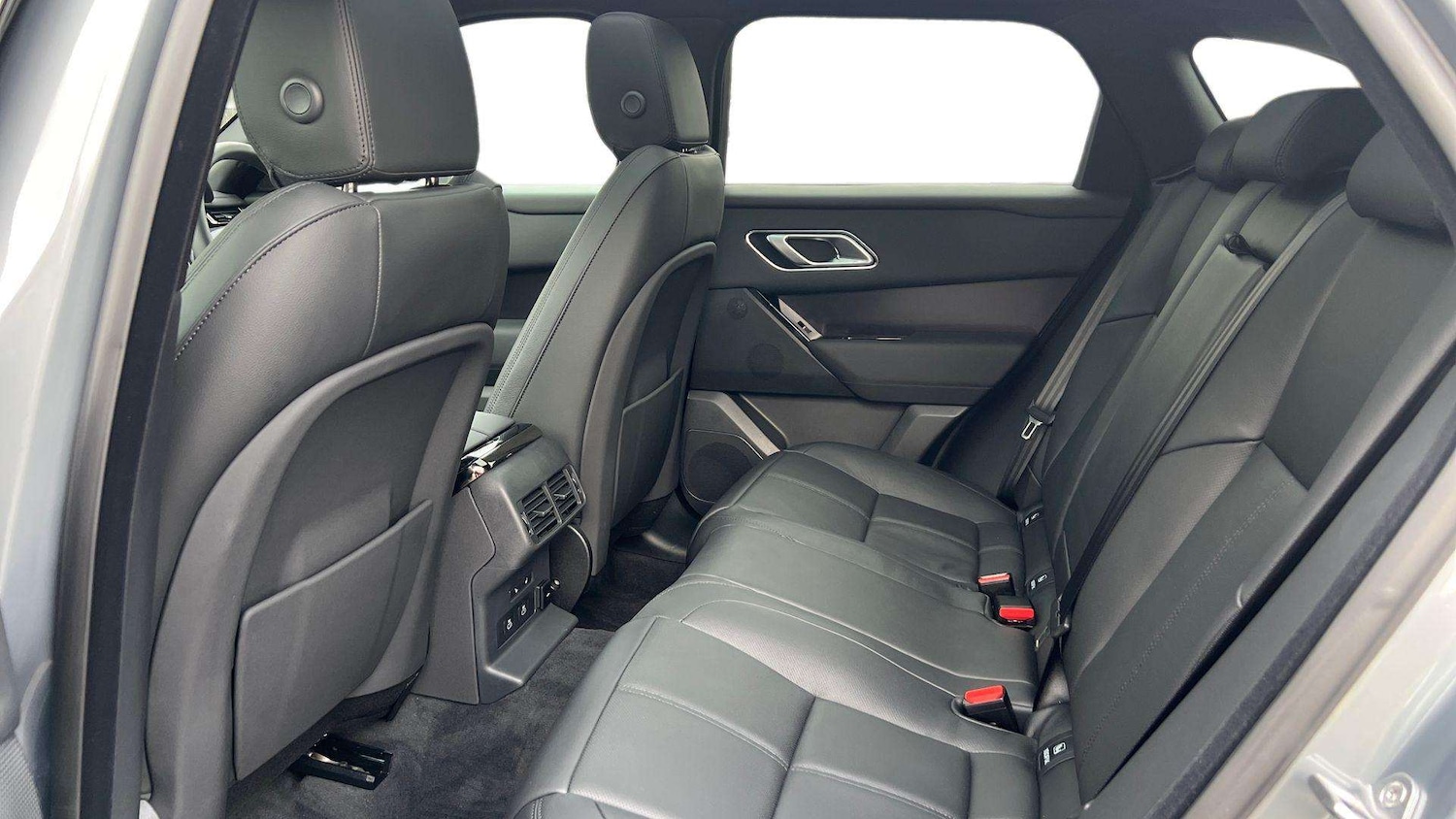 Used Land Rover Range Rover Velar 2025 for sale - 76967834: Photo 4