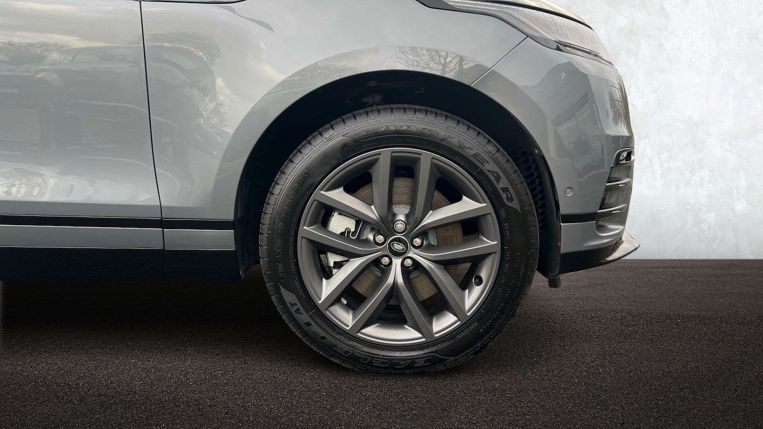 Used Land Rover Range Rover Velar 2025 for sale - 76967834: Photo 8