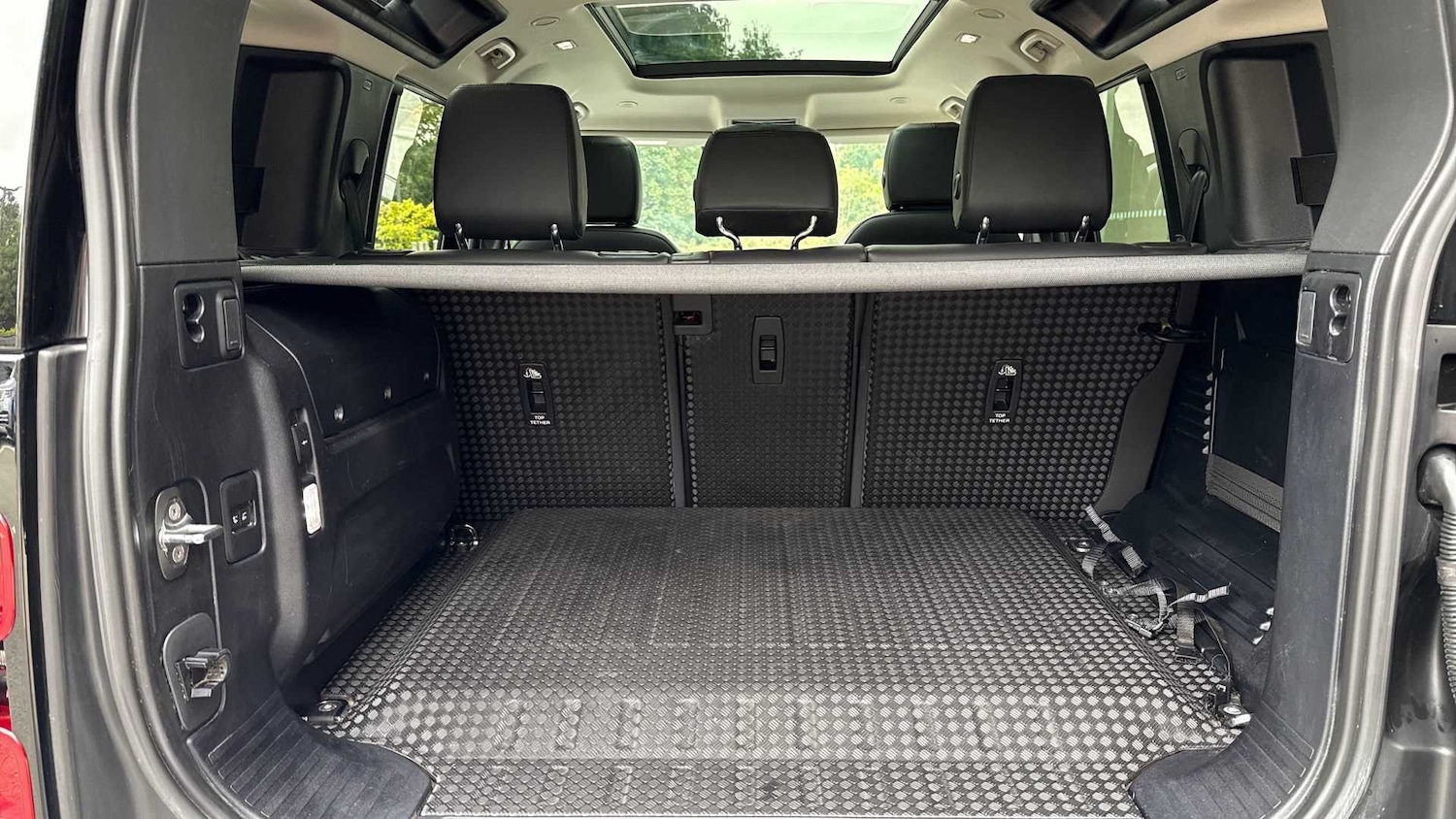 Used Land Rover Defender 2022 for sale - 76460642: Photo 10