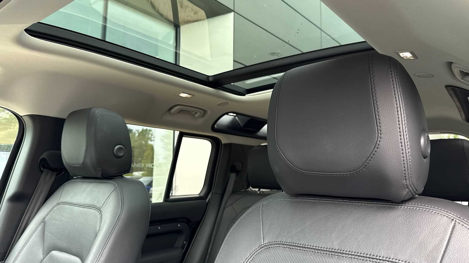 Used Land Rover Defender 2022 for sale - 76460642: Photo 22