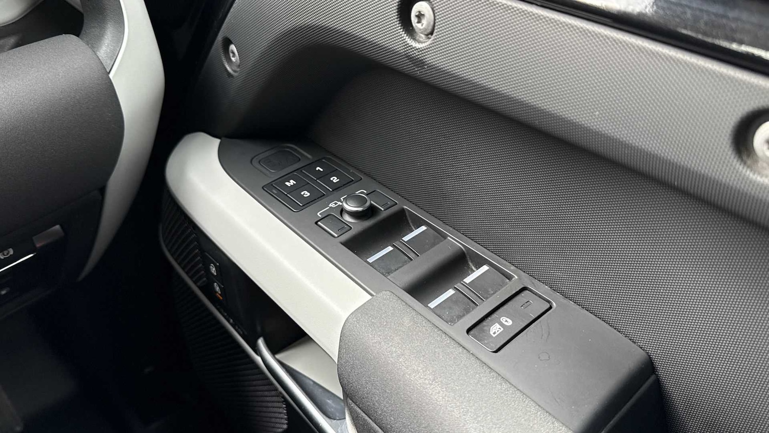 Used Land Rover Defender 2022 for sale - 76460642: Photo 24