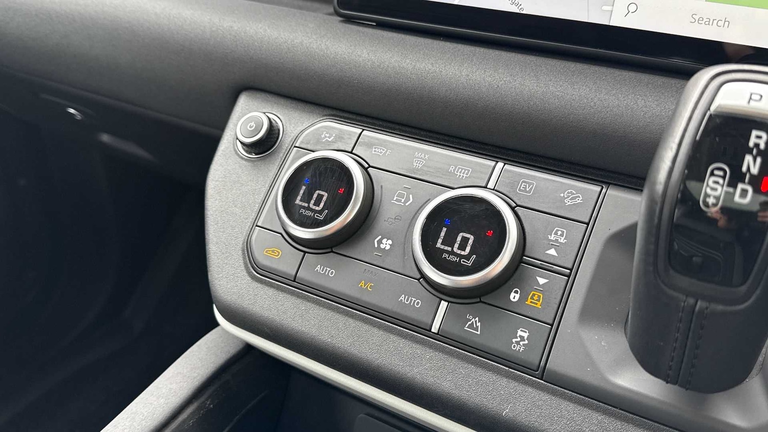 Used Land Rover Defender 2022 for sale - 76460642: Photo 29