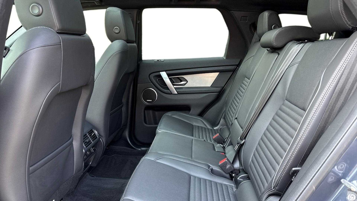 Used Land Rover Discovery Sport 2025 for sale - 76460163: Photo 4