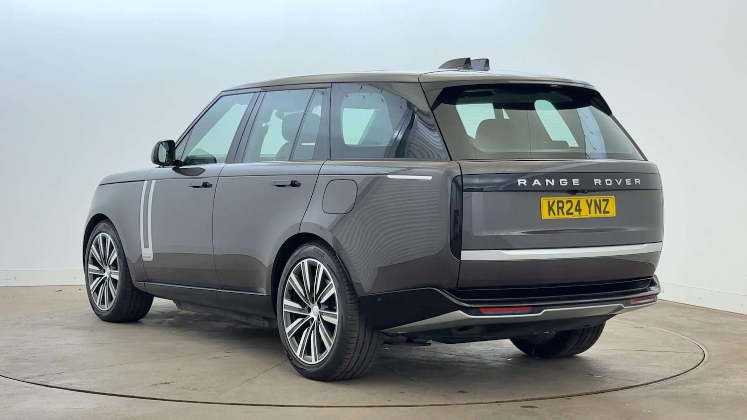 Used Land Rover Range Rover 2024 for sale - 76459832: Photo 2