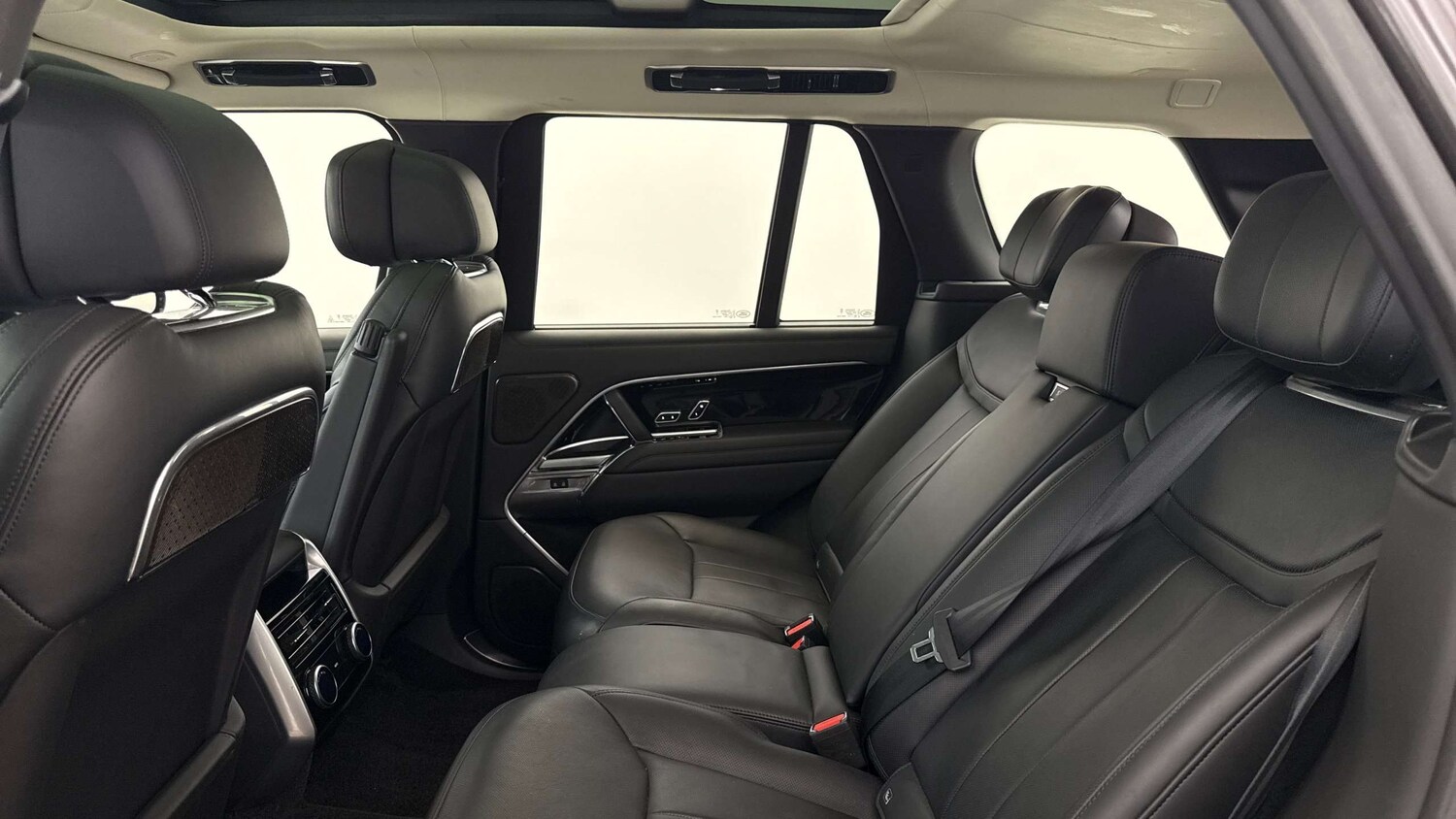 Used Land Rover Range Rover 2024 for sale - 76459832: Photo 4