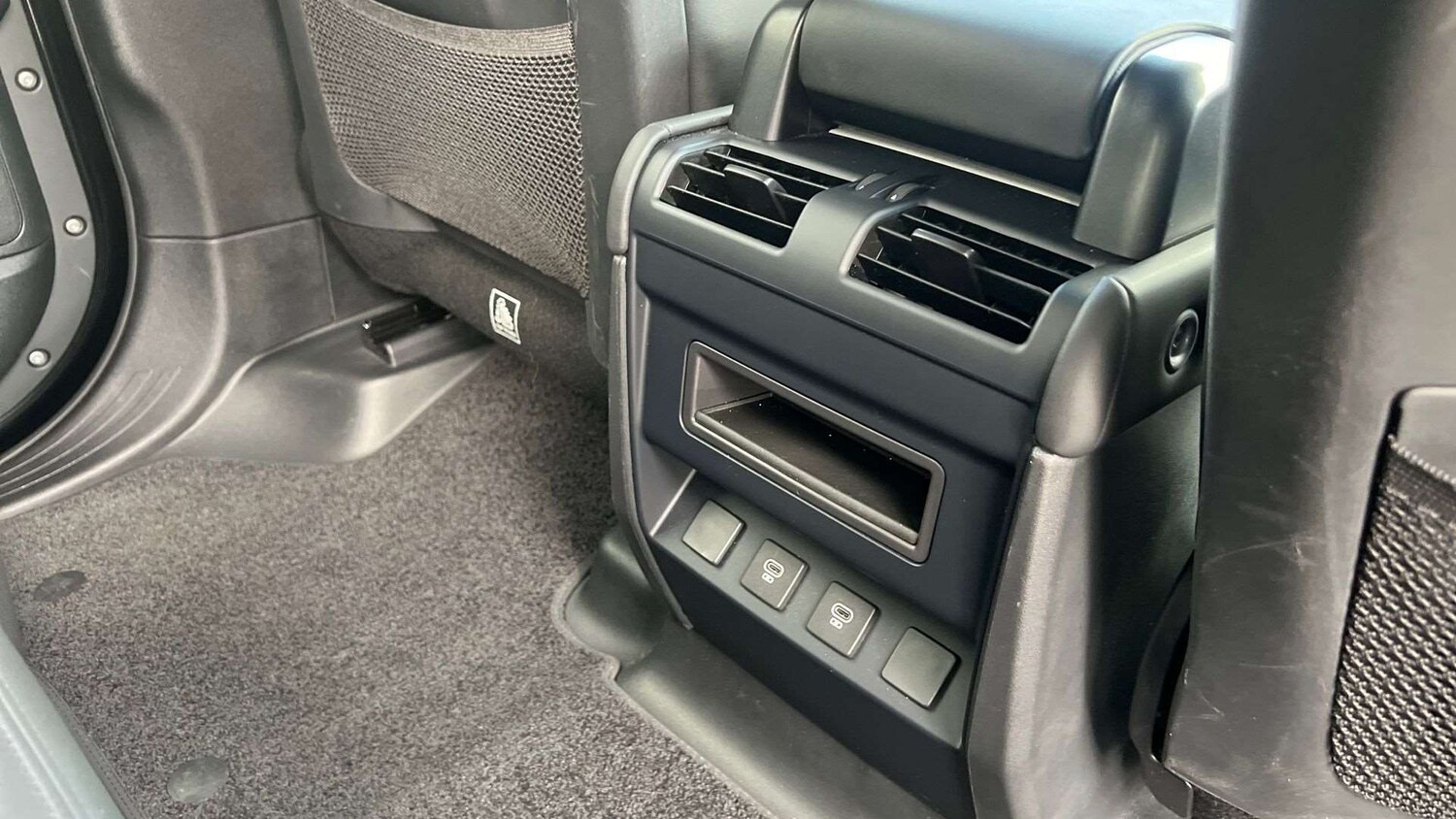 Used Land Rover Defender 2024 for sale - 77500253: Photo 18