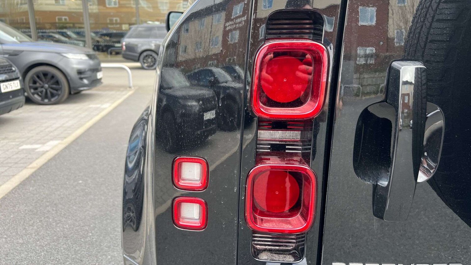 Used Land Rover Defender 2024 for sale - 77500253: Photo 26