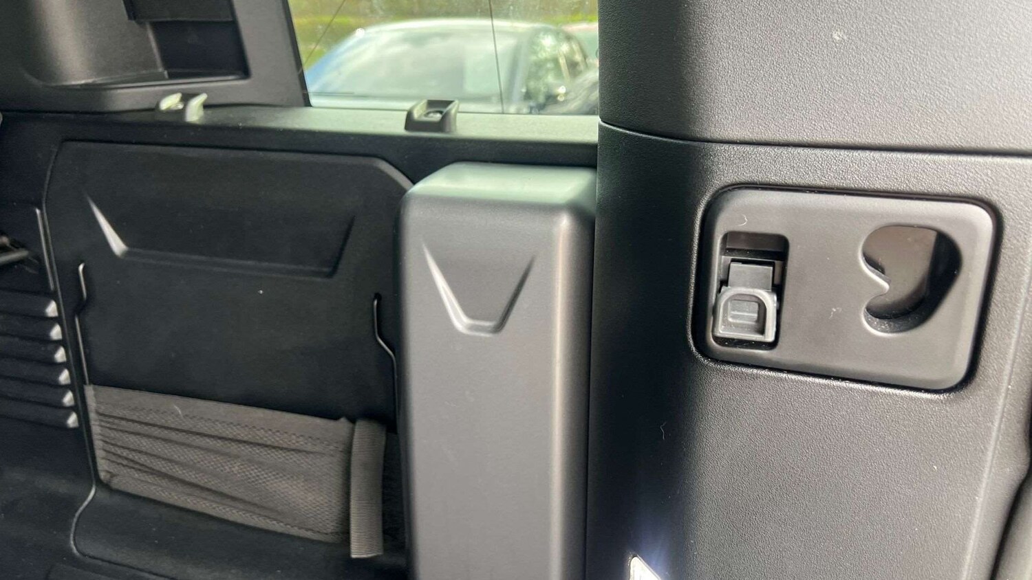 Used Land Rover Defender 2024 for sale - 77500253: Photo 27