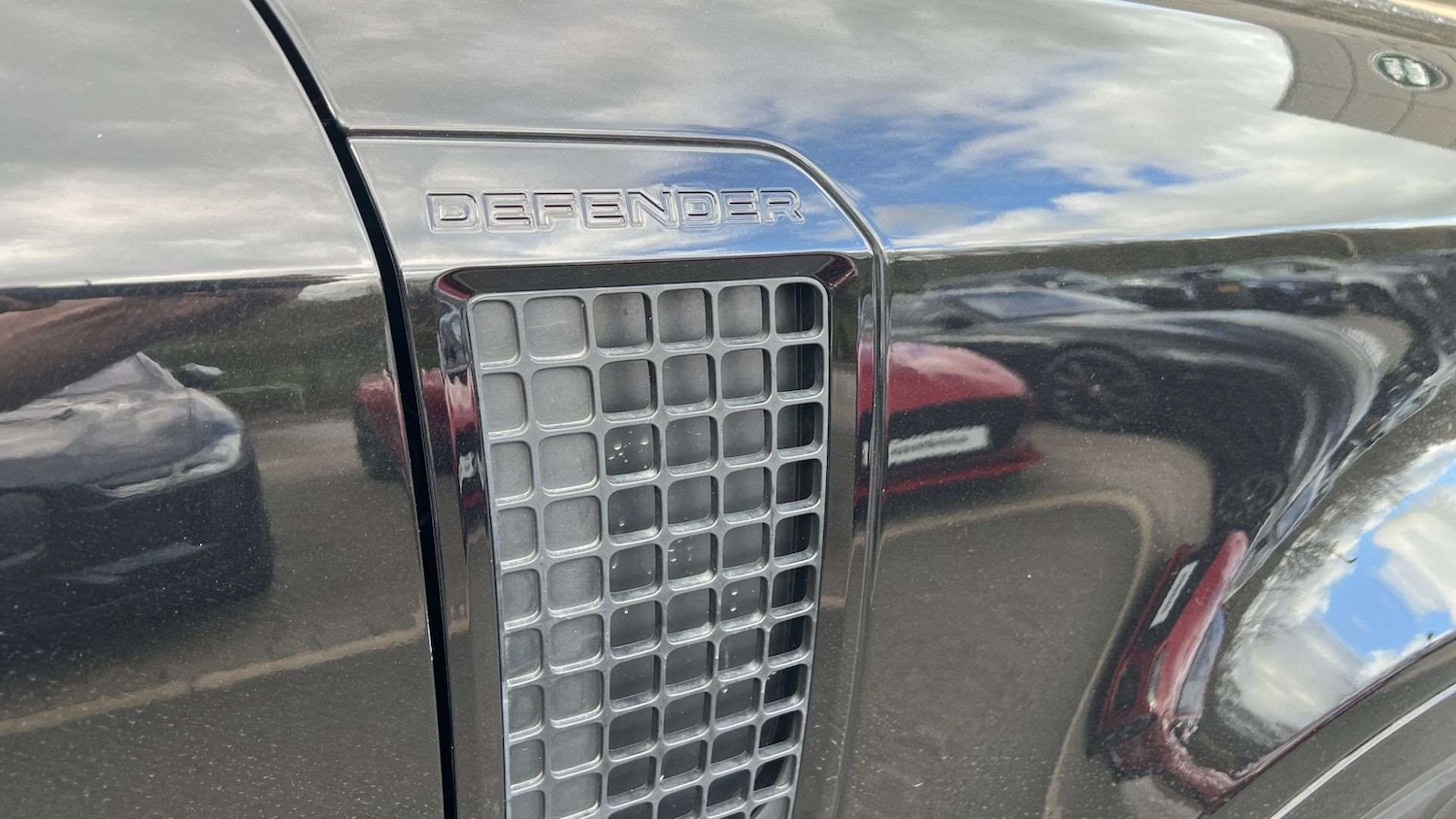 Used Land Rover Defender 2024 for sale - 77500253: Photo 28