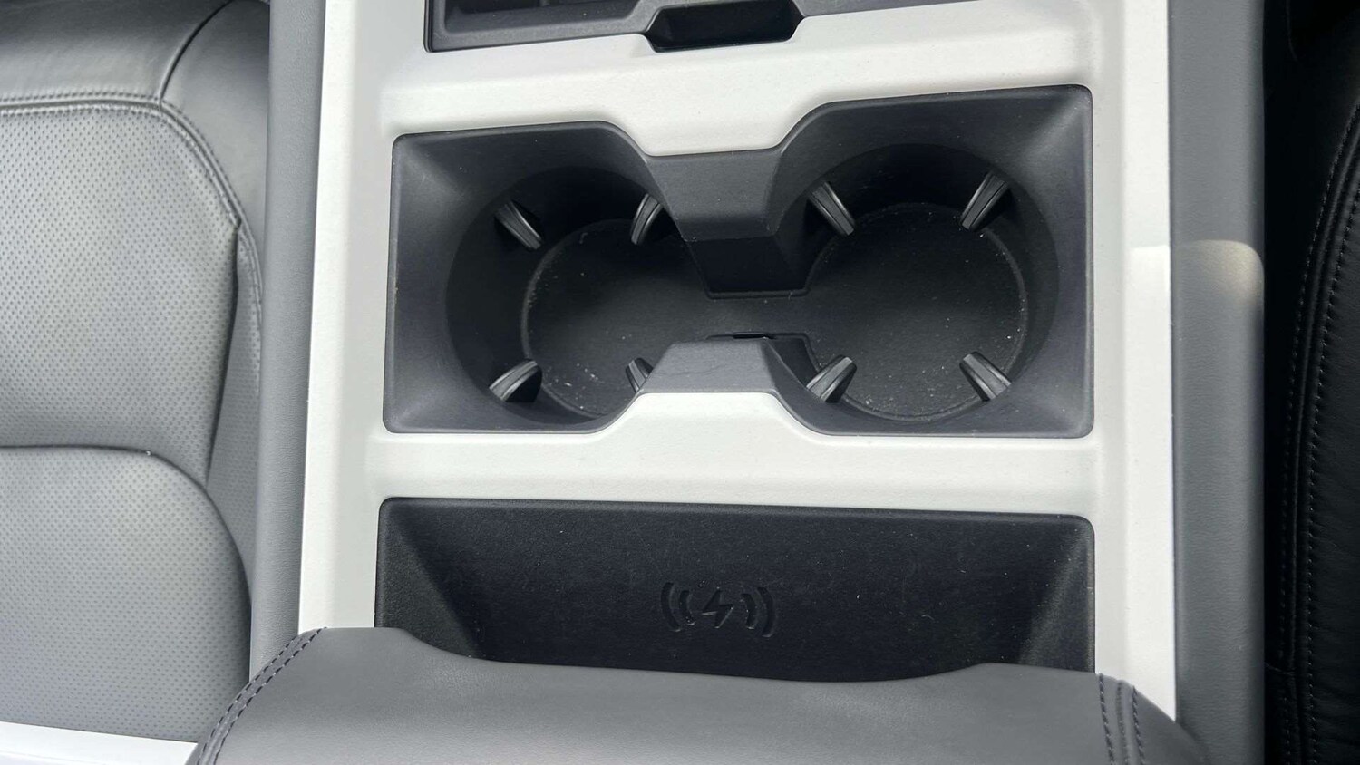 Used Land Rover Defender 2024 for sale - 77500253: Photo 29