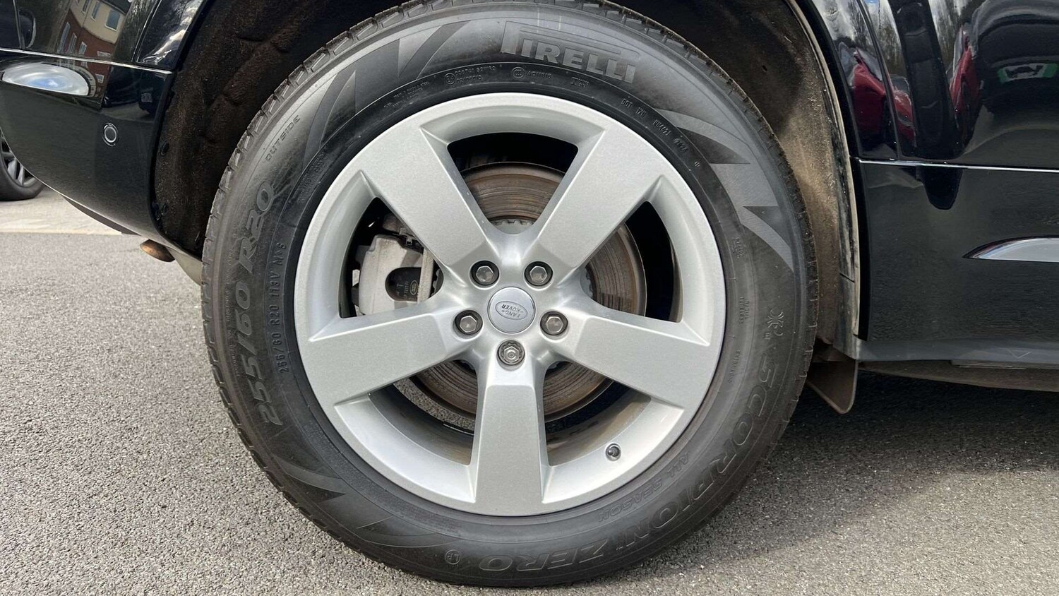 Used Land Rover Defender 2024 for sale - 77500253: Photo 32