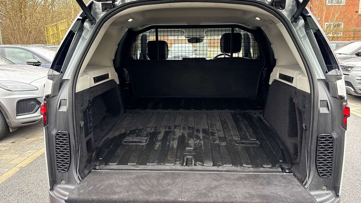 Used Land Rover Discovery 2021 for sale - 77308395: Photo 10