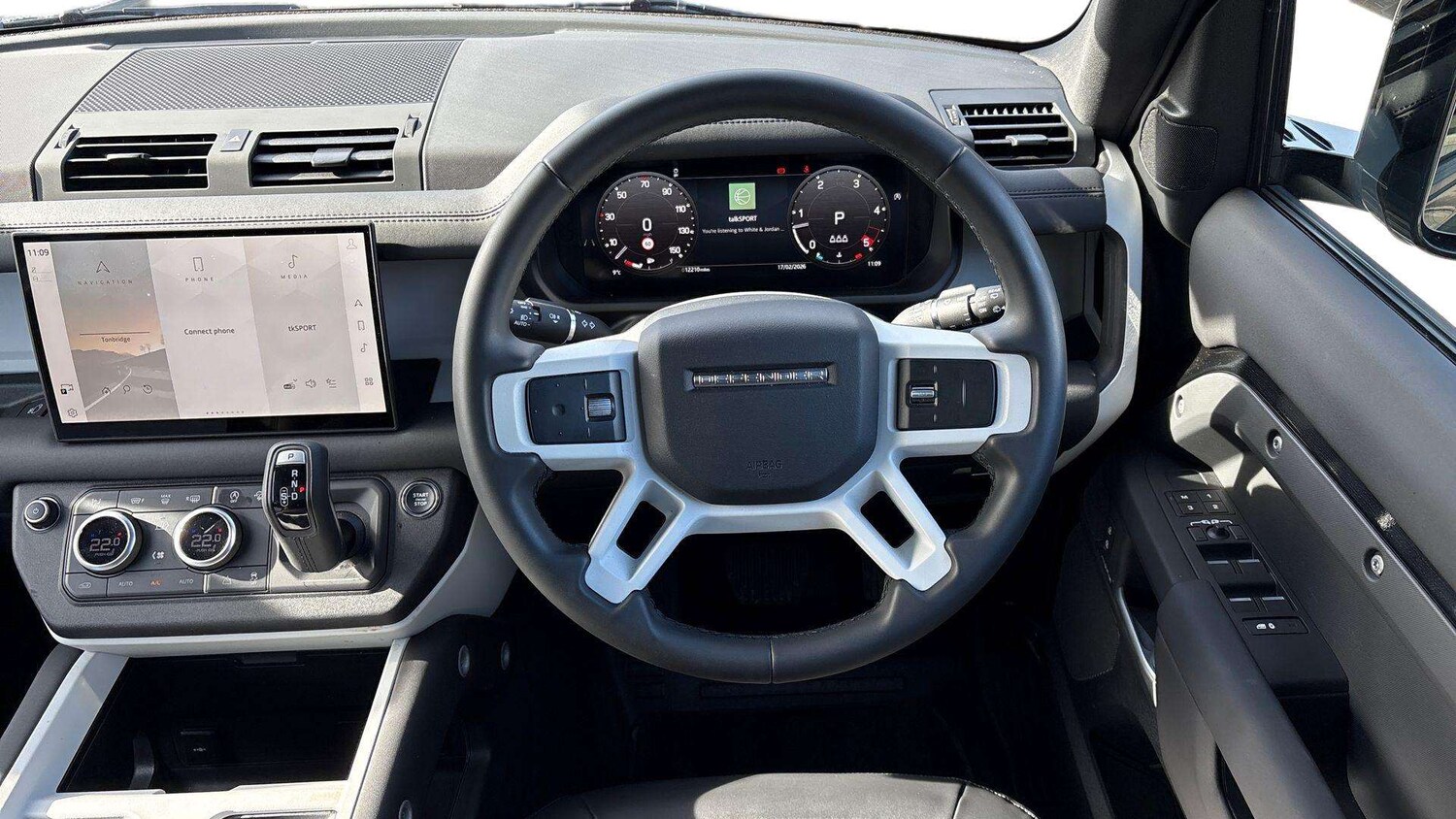 Used Land Rover Defender 2025 for sale - 77526908: Photo 15