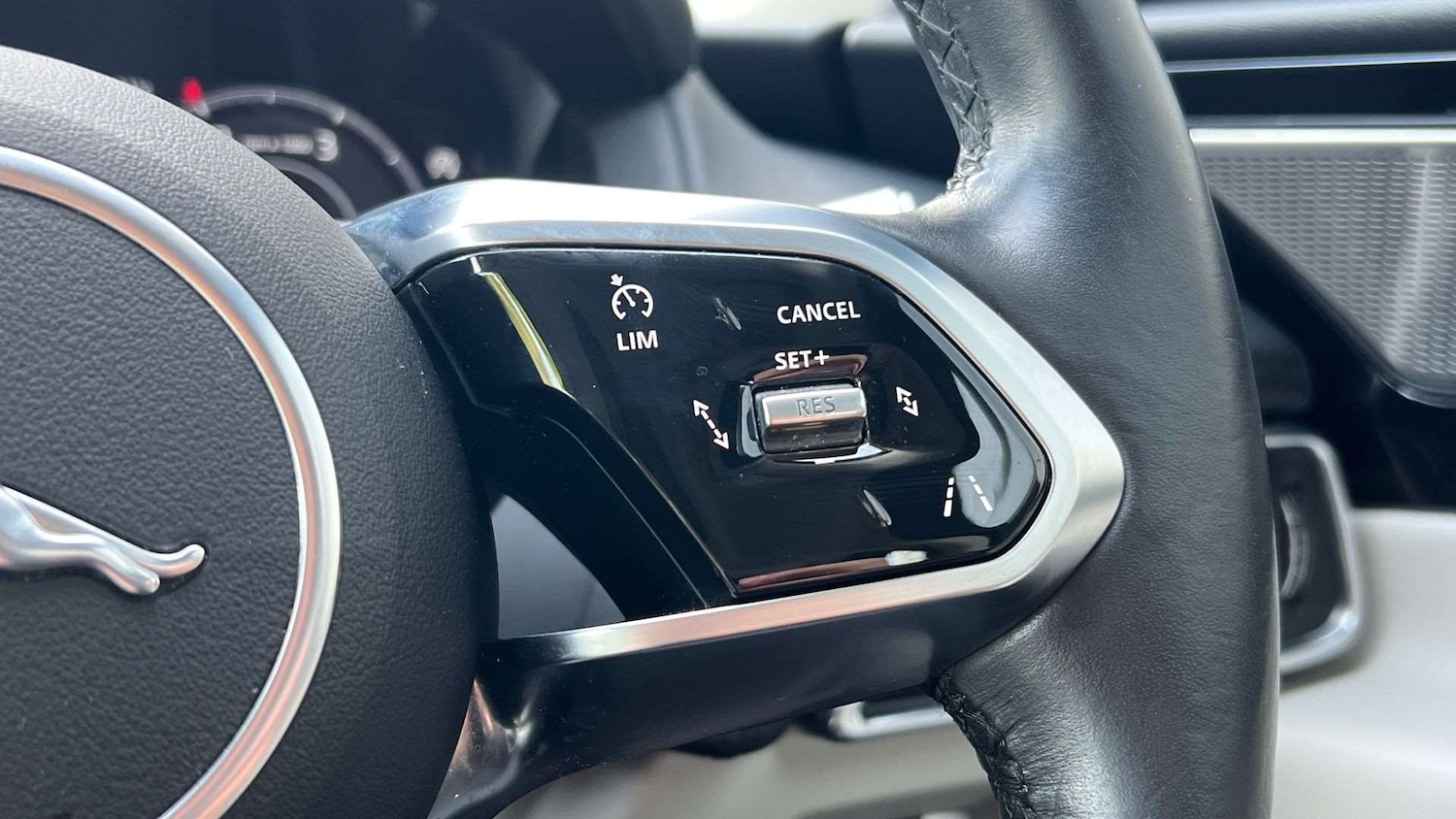 Used Jaguar XE 2019 for sale - 76459998: Photo 24