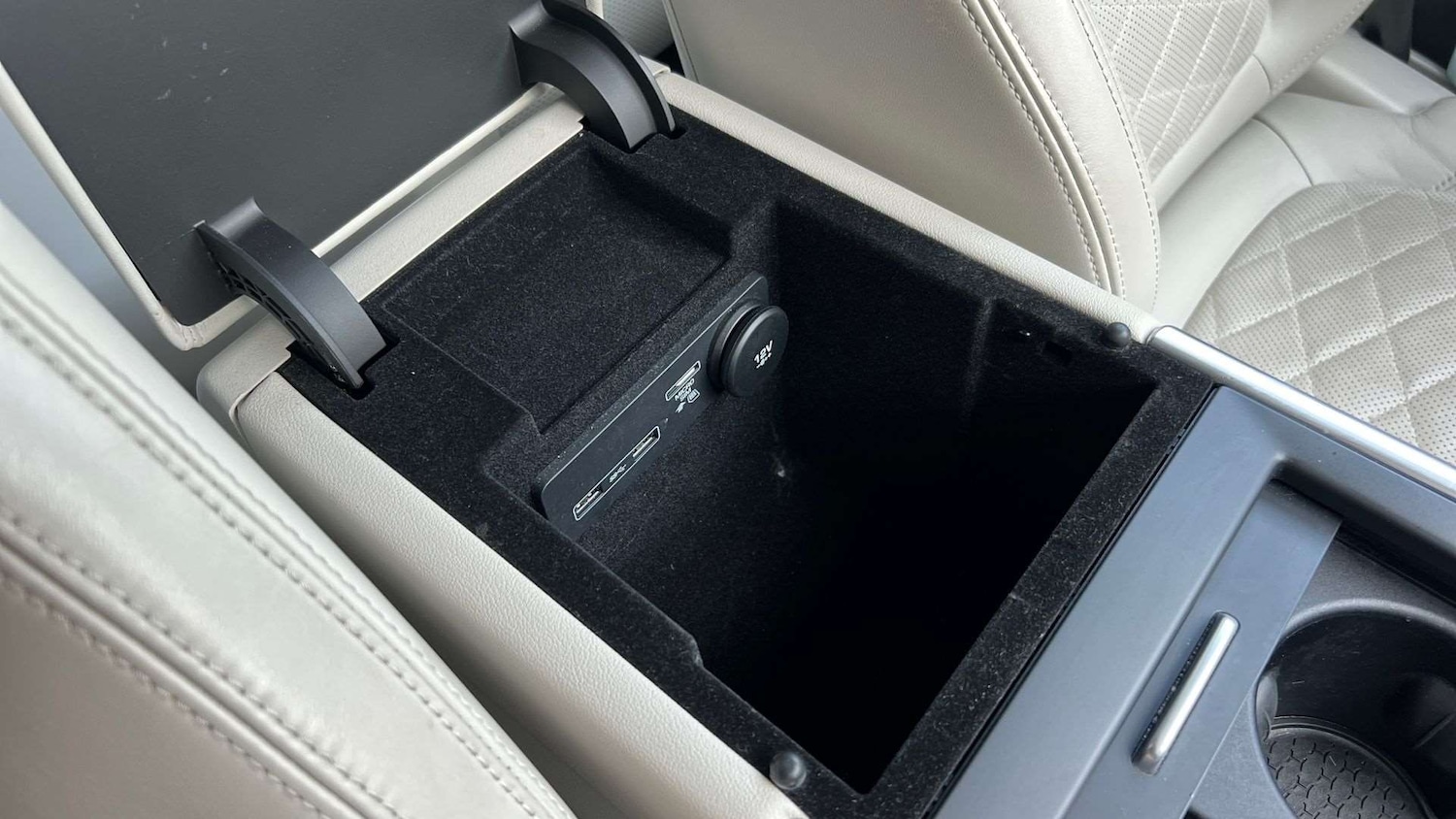 Used Jaguar XE 2019 for sale - 76459998: Photo 30