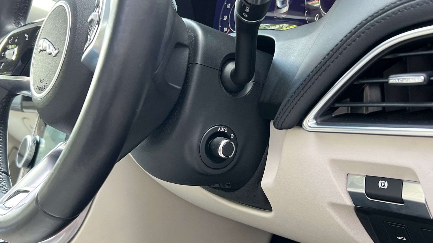 Used Jaguar XE 2019 for sale - 76459998: Photo 34