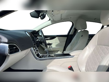 Used Jaguar XE 2019 for sale - 76459998: Photo