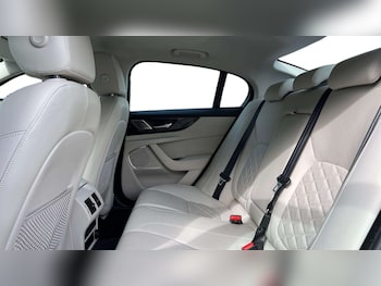 Used Jaguar XE 2019 for sale - 76459998: Photo