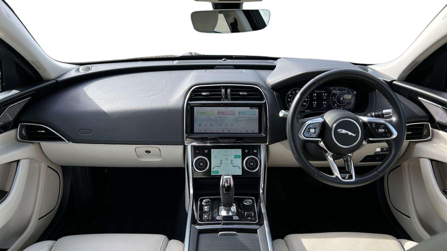 Used Jaguar XE 2019 for sale - 76459998: Photo 9