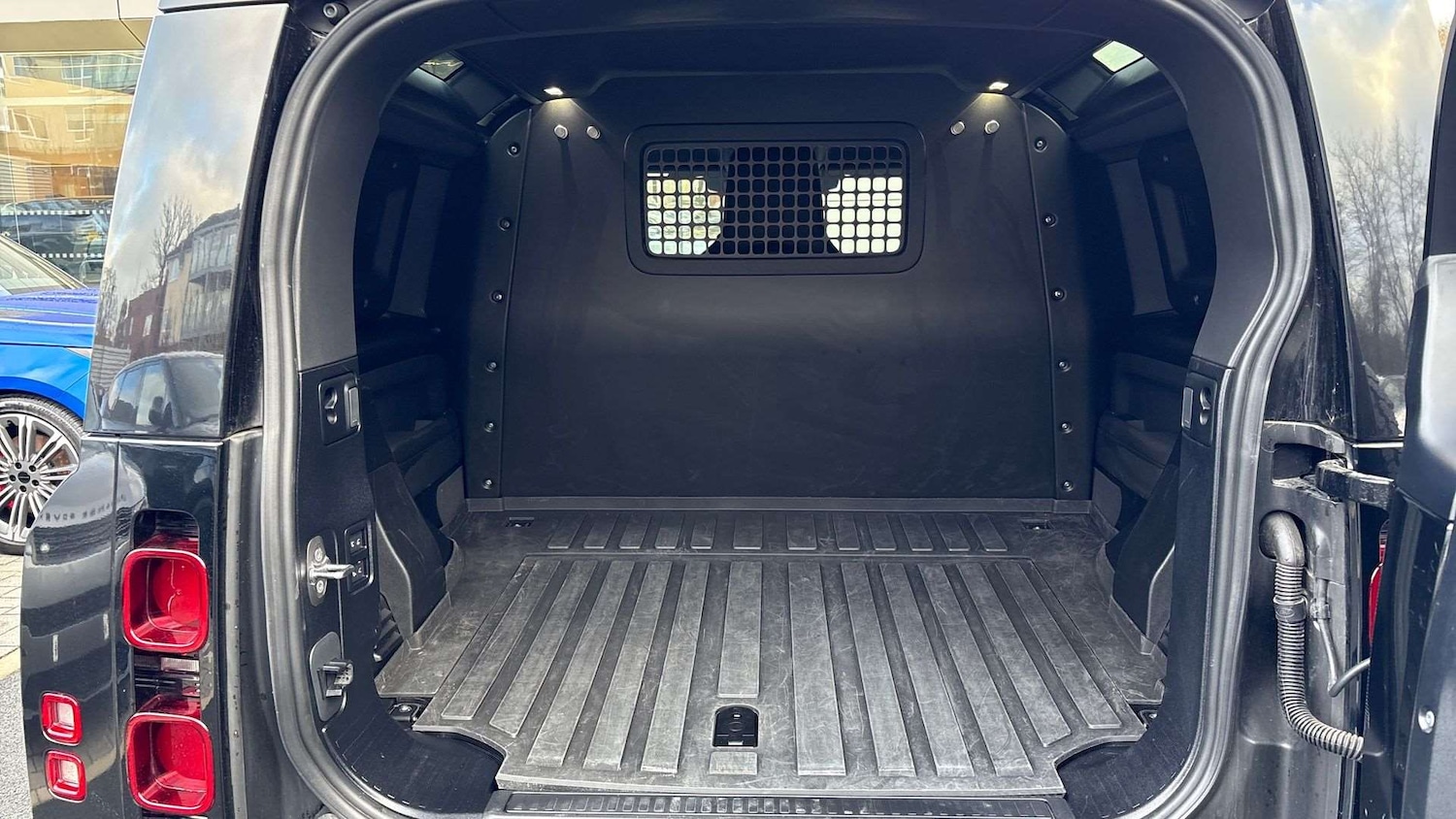 Used Land Rover Defender 90 2024 for sale - 77093458: Photo 10