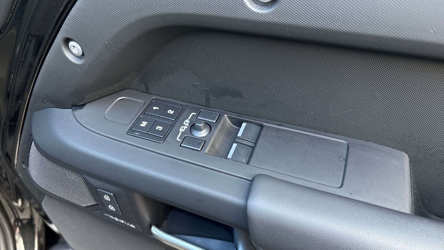 Used Land Rover Defender 90 2024 for sale - 77093458: Photo 25