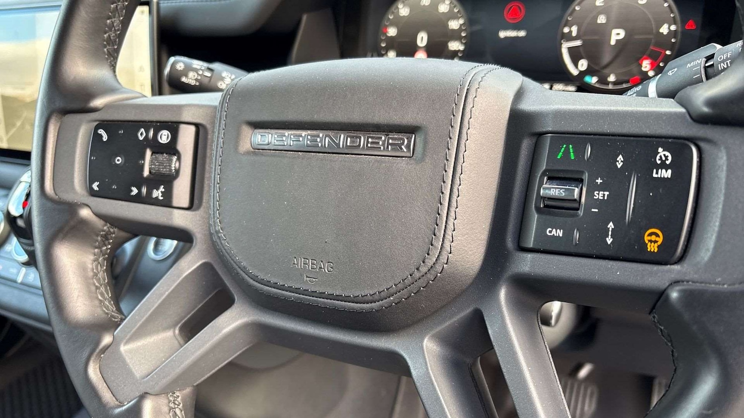 Used Land Rover Defender 90 2024 for sale - 77093458: Photo 32