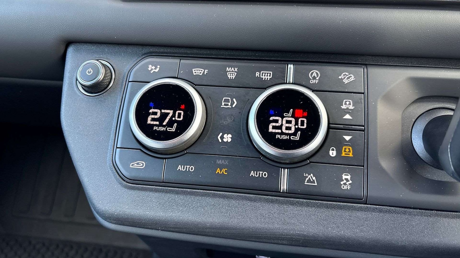 Used Land Rover Defender 90 2024 for sale - 77093458: Photo 34