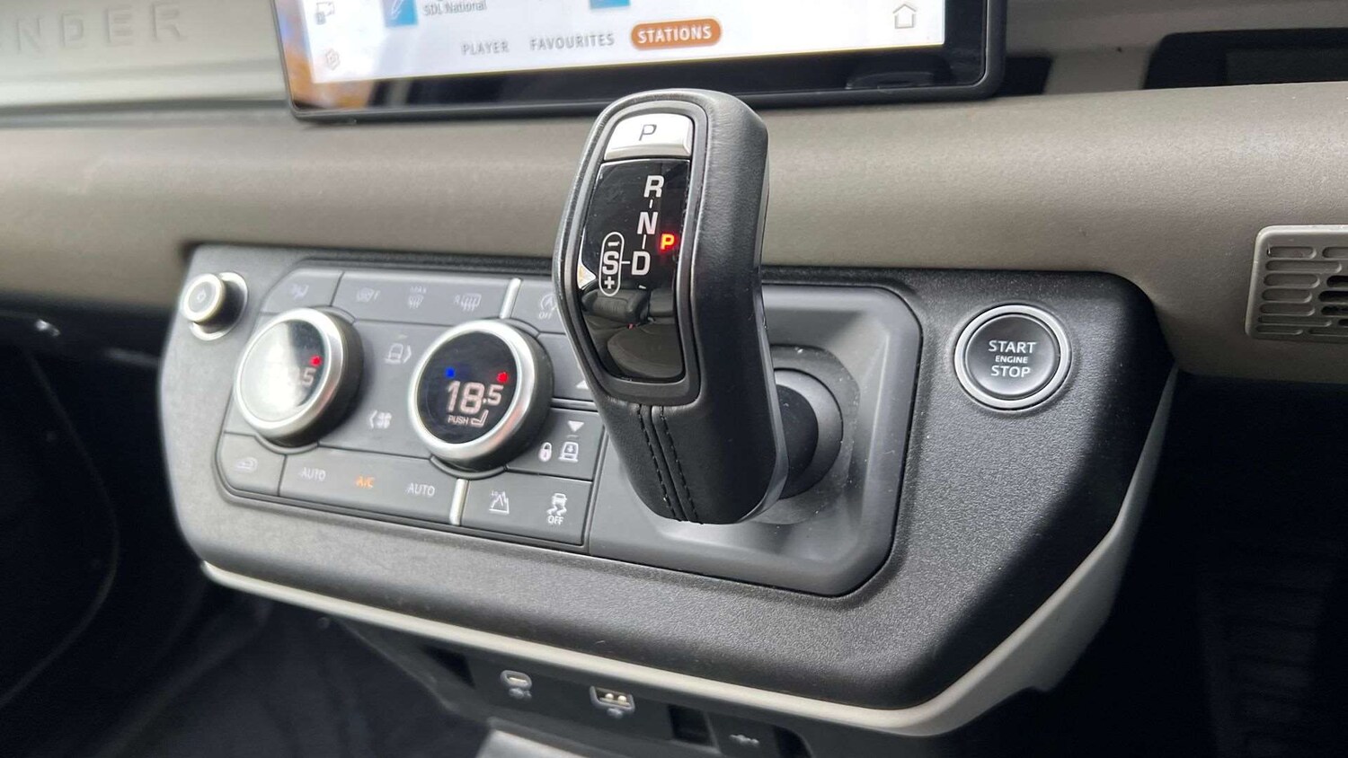 Used Land Rover Defender 2021 for sale - 77500351: Photo 13