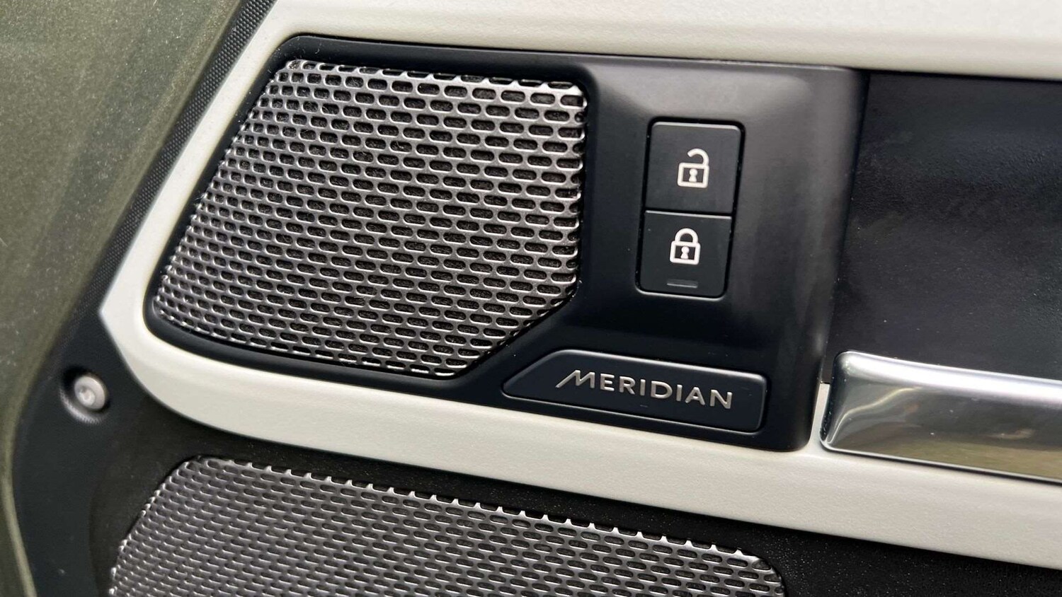 Used Land Rover Defender 2021 for sale - 77500351: Photo 24