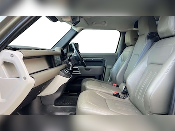 Used Land Rover Defender 2021 for sale - 77500351: Photo