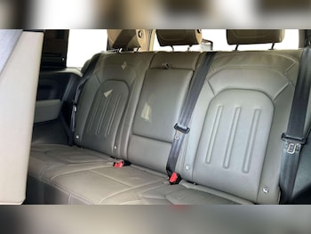 Used Land Rover Defender 2021 for sale - 77500351: Photo