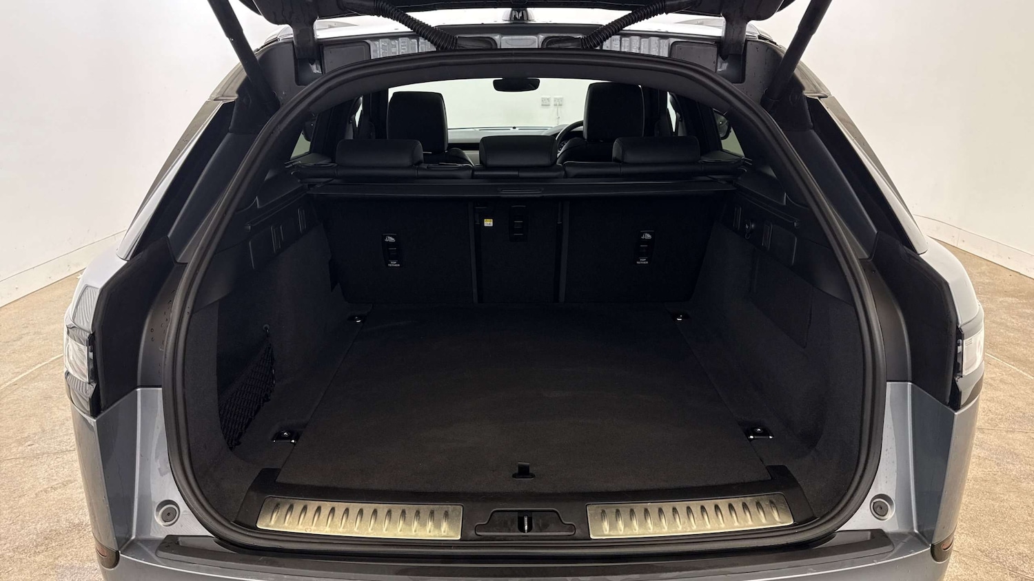 Used Land Rover Range Rover Velar 2024 for sale - 76460494: Photo 10