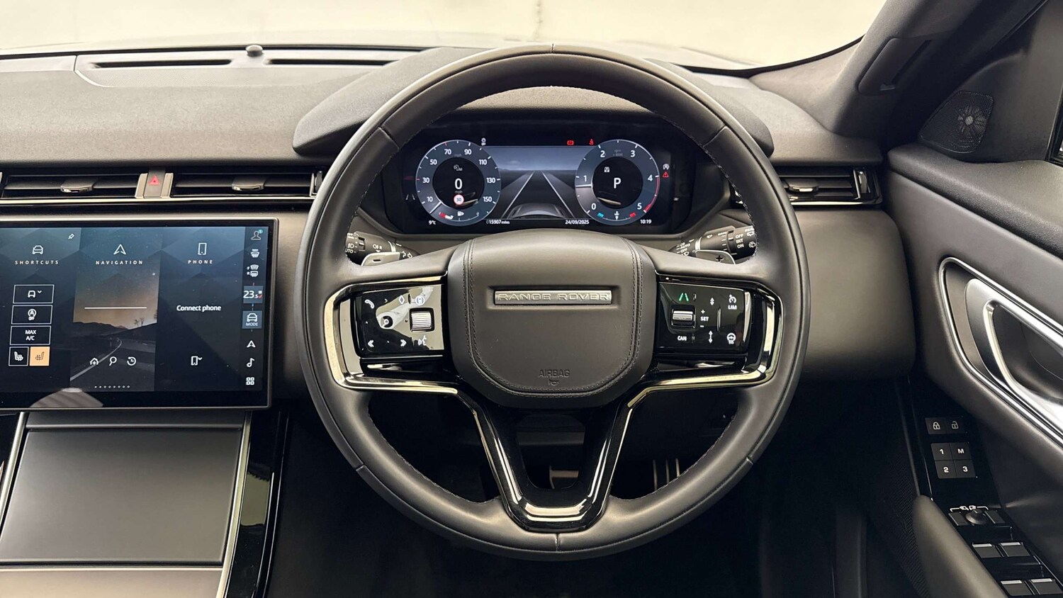 Used Land Rover Range Rover Velar 2024 for sale - 76460494: Photo 15