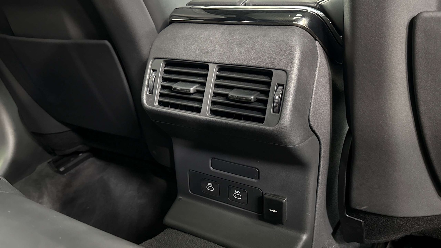 Used Land Rover Range Rover Velar 2024 for sale - 76460494: Photo 18