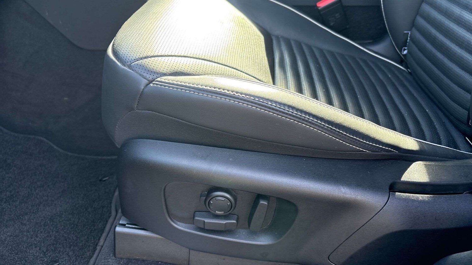 Used Land Rover Discovery 2023 for sale - 77443532: Photo 29