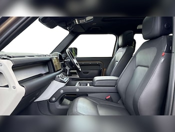 Used Land Rover Defender 2024 for sale - 76460360: Photo