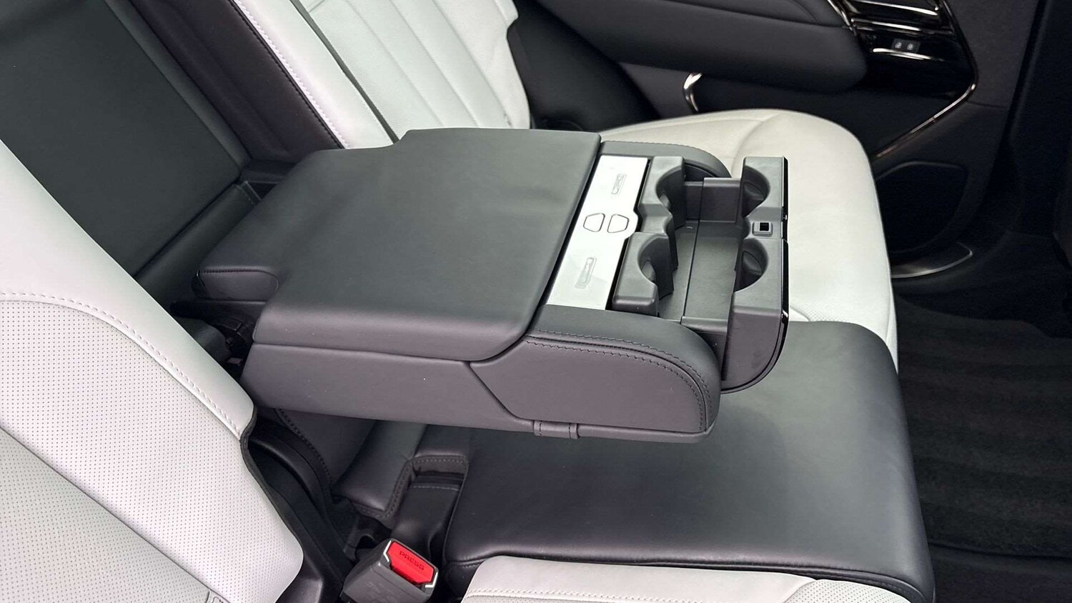 Used Land Rover Range Rover Sport 2024 for sale - 77527024: Photo 33