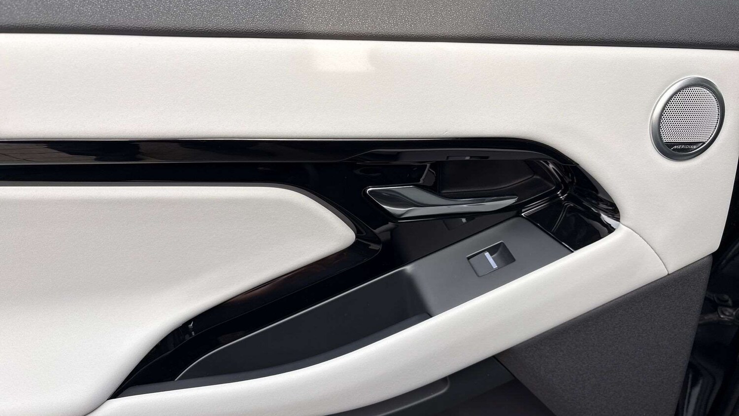 Used Land Rover Range Rover Evoque 2025 for sale - 77526945: Photo 28