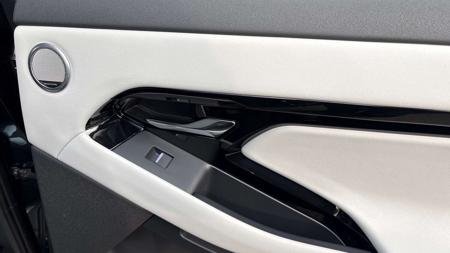 Used Land Rover Range Rover Evoque 2025 for sale - 77526945: Photo 31