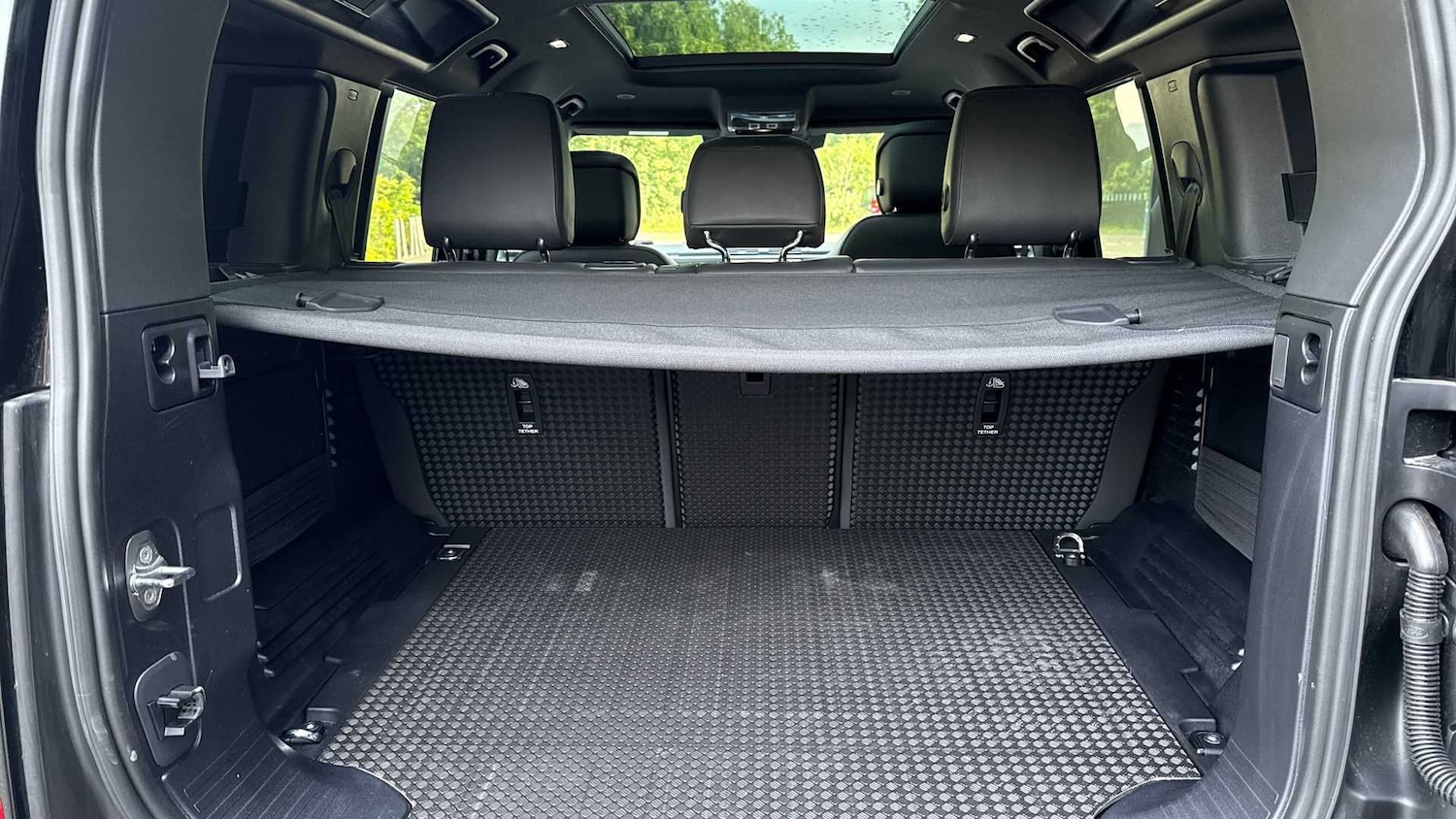 Used Land Rover Defender 2024 for sale - 76460260: Photo 10