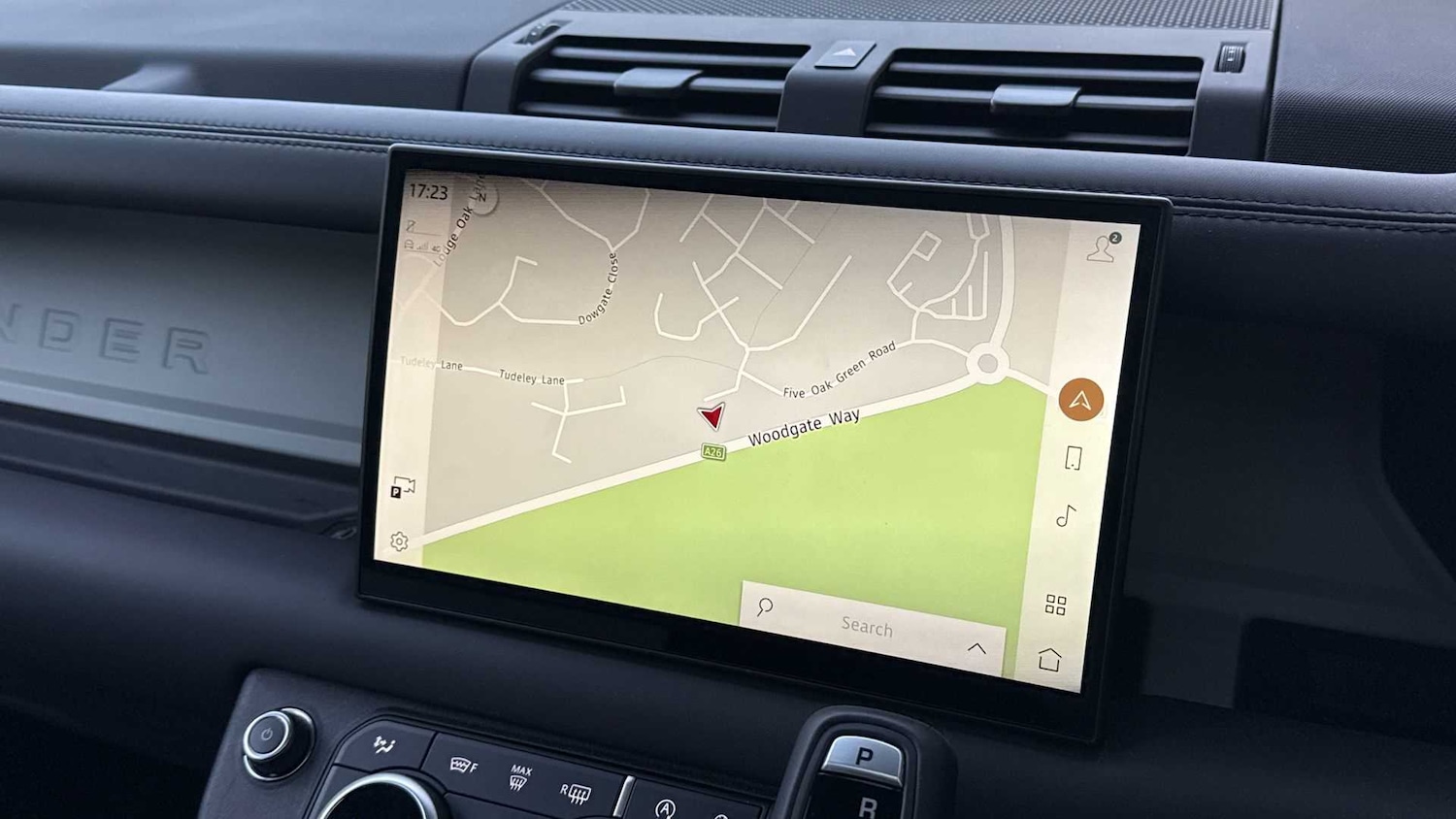 Used Land Rover Defender 2024 for sale - 76460260: Photo 11