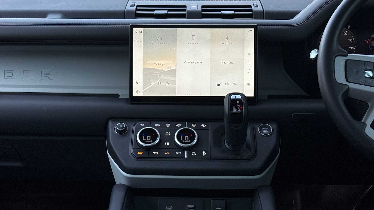 Used Land Rover Defender 2024 for sale - 76460260: Photo 14