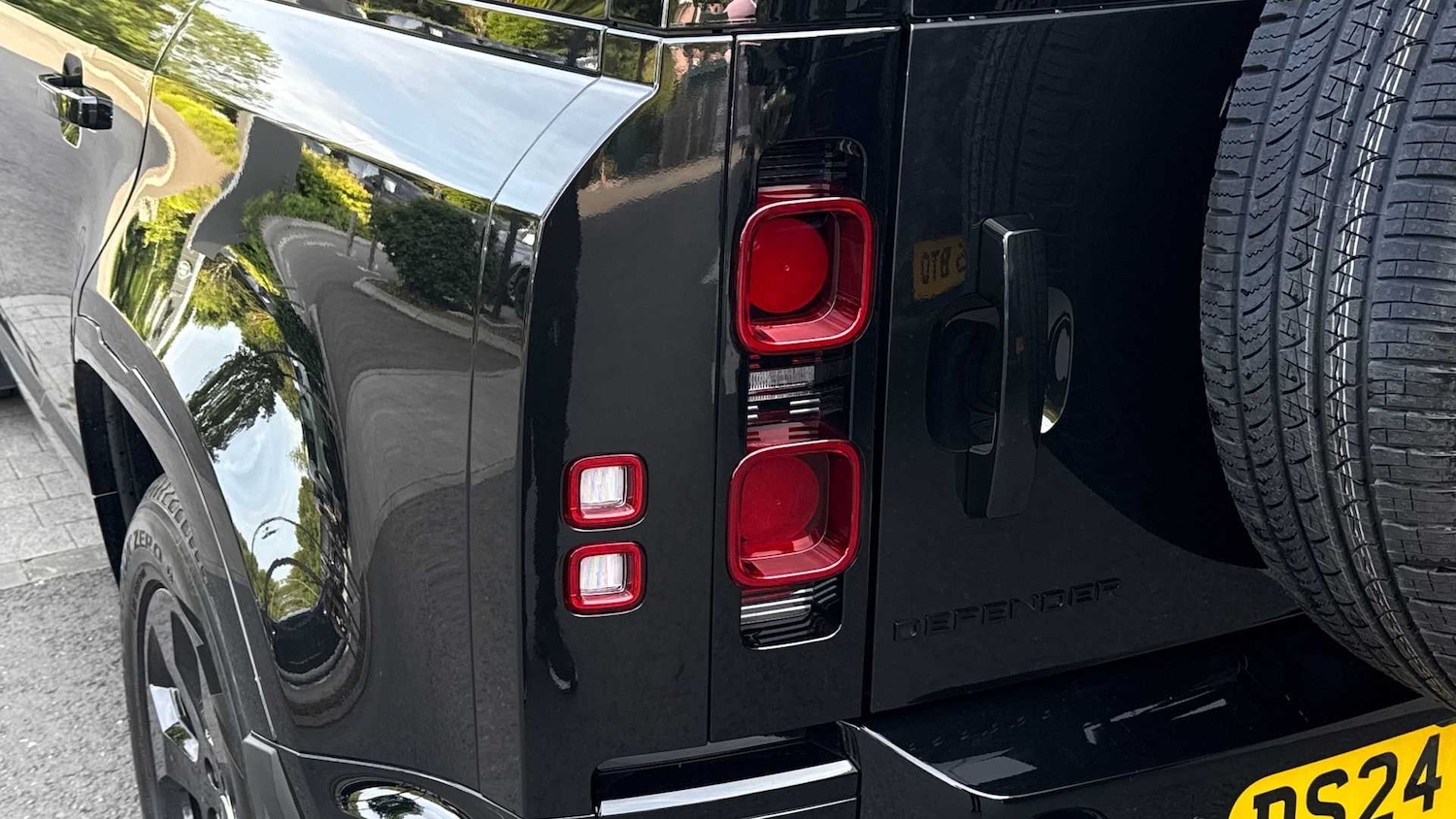 Used Land Rover Defender 2024 for sale - 76460260: Photo 19