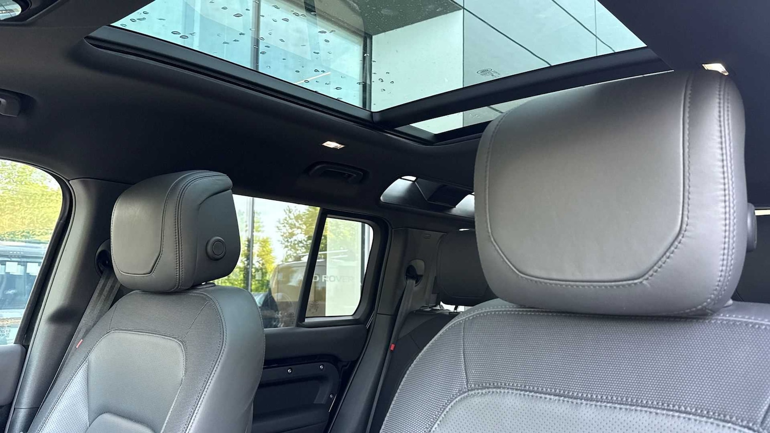 Used Land Rover Defender 2024 for sale - 76460260: Photo 22