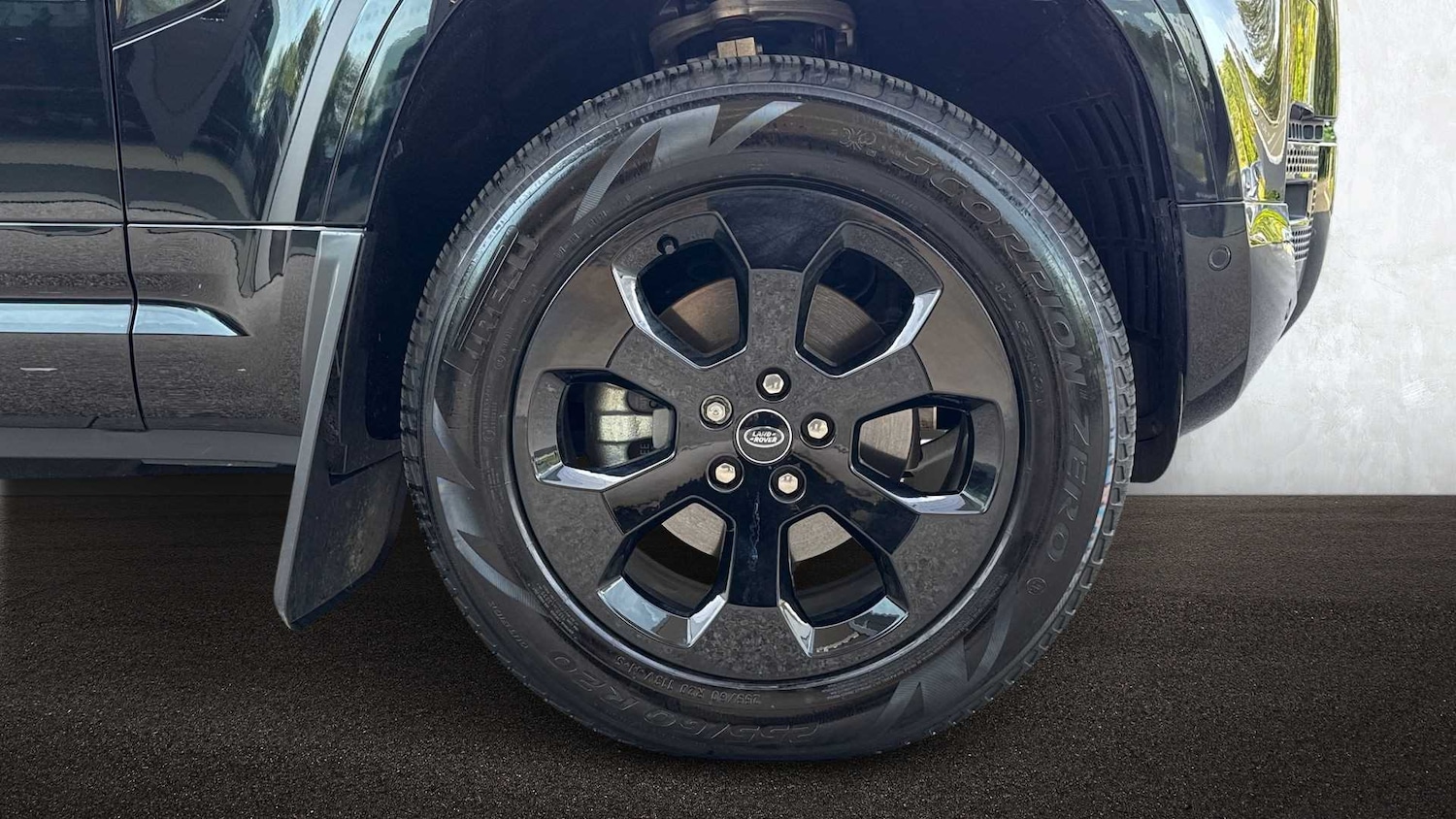 Used Land Rover Defender 2024 for sale - 76460260: Photo 8