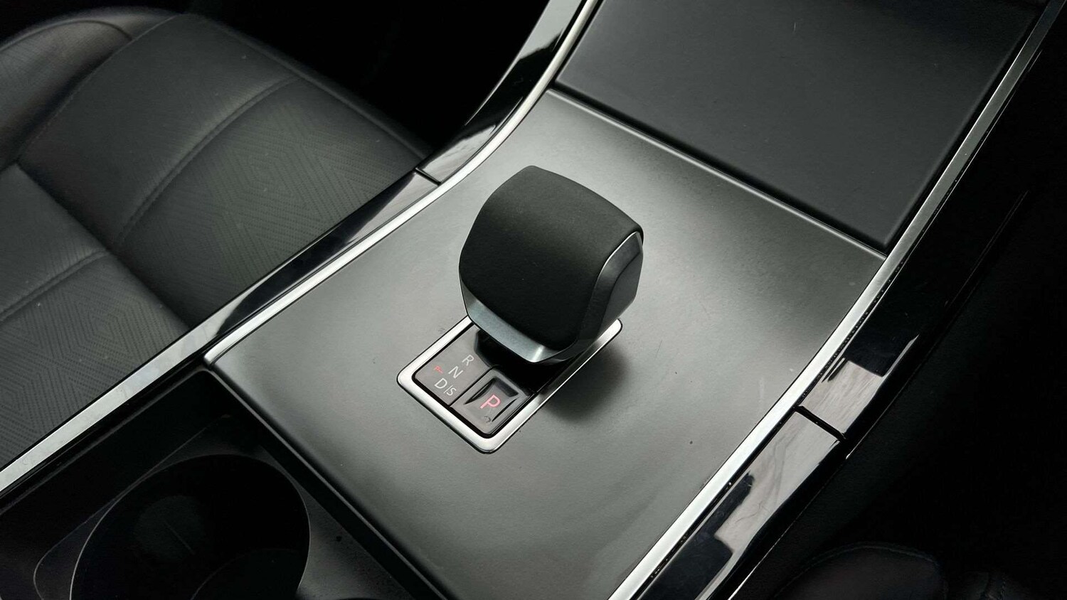 Used Land Rover Range Rover Velar 2024 for sale - 76459874: Photo 13